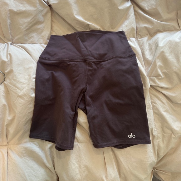 Alo 7" High-Waist Biker Short - Plum Purple💜 - Picture 3 of 5